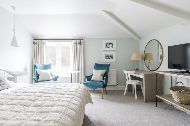 Dart Marina King Rooms